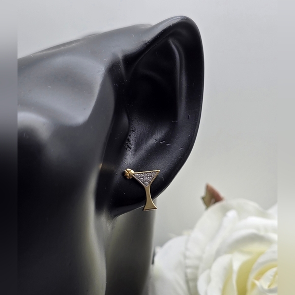 ♥️ MARTINI STUD EARRINGS - Picture 2 of 4